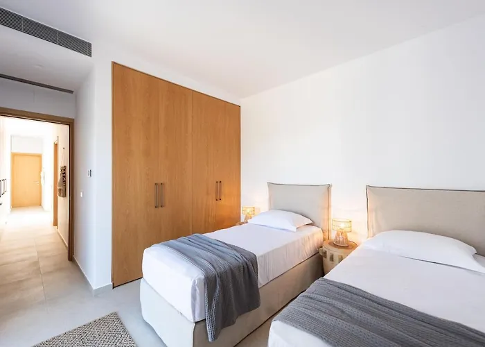 Exclusive Luxury Moca Beachfront Villa, Molos, Paros וילה