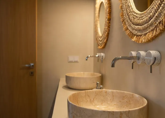 Exclusive Luxury Moca Beachfront Villa, Molos, Paros וילה *