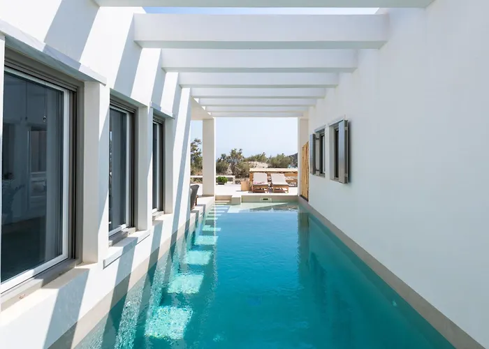 וילה Exclusive Luxury Moca Beachfront Villa, Molos, Paros