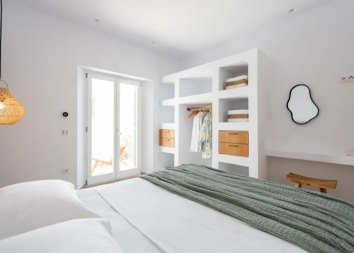 Exclusive Luxury Moca Beachfront Villa, Molos, Paros וילה *