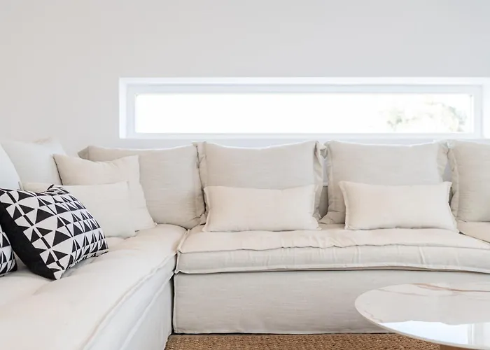 Exclusive Luxury Moca Beachfront Villa, Molos, Paros וילה *