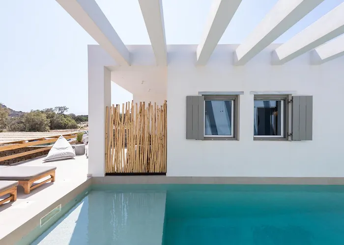 Exclusive Luxury Moca Beachfront Villa, Molos, Paros וילה