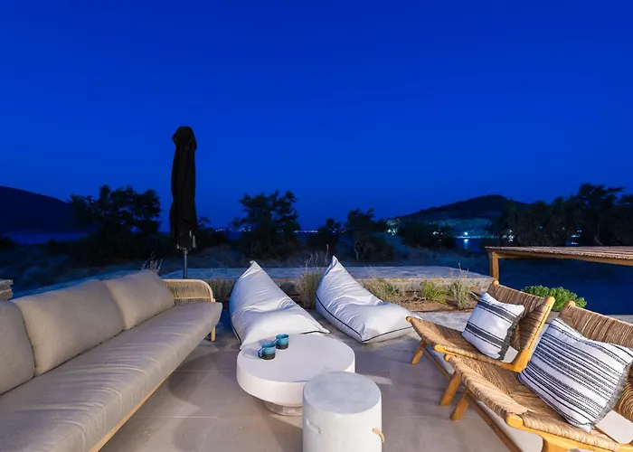 Exclusive Luxury Moca Beachfront Villa, Molos, Paros וילה Molos (Paros)